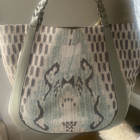 Ulla Johnson Alber’s tote - Picture 10 of 11